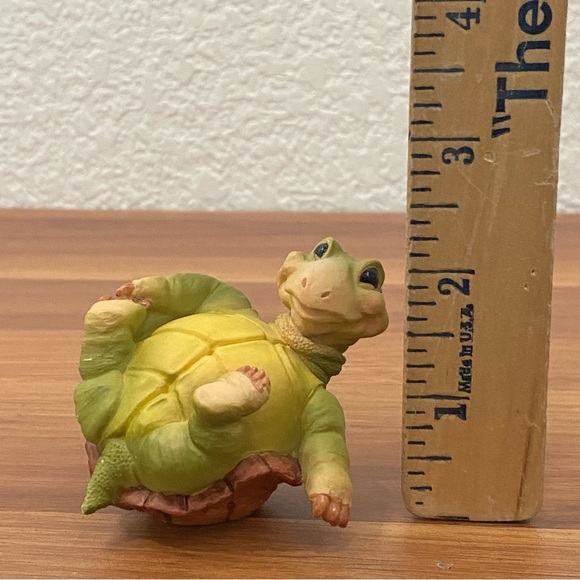 Ceramic Resin Green Turtle 2-inch Figurine - Picture 8 of 10